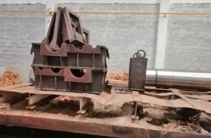 特大型打砂設(shè)備，對(duì)所有特大型金屬件表面打砂清除表面雜質(zhì)